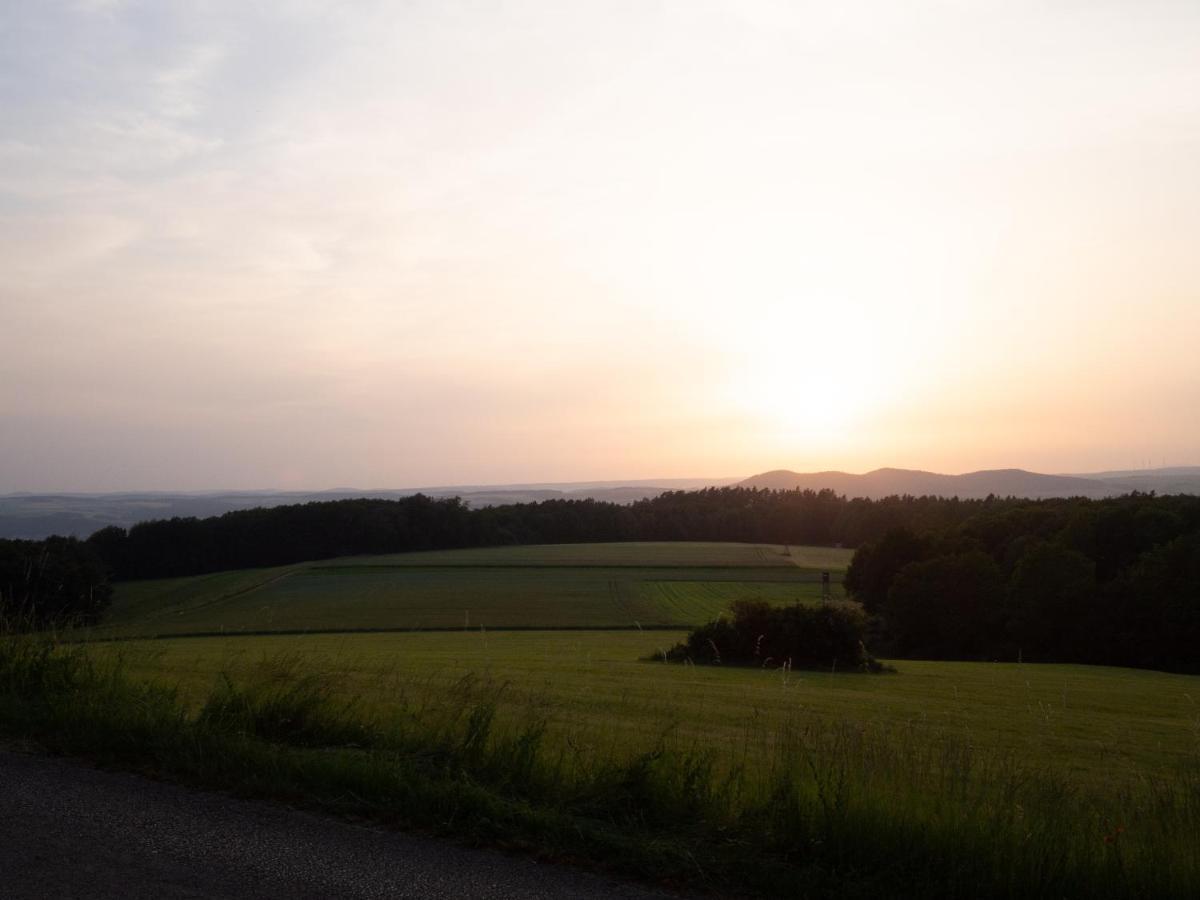 Отель Dein Dornig Ebensfeld Экстерьер фото